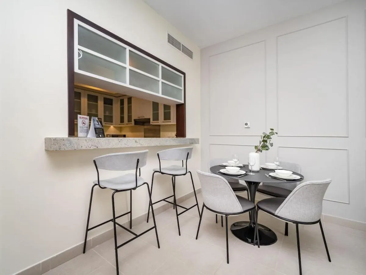 דירות דובאי Downtown 1 Bed - Burj Khalifa Balcony View