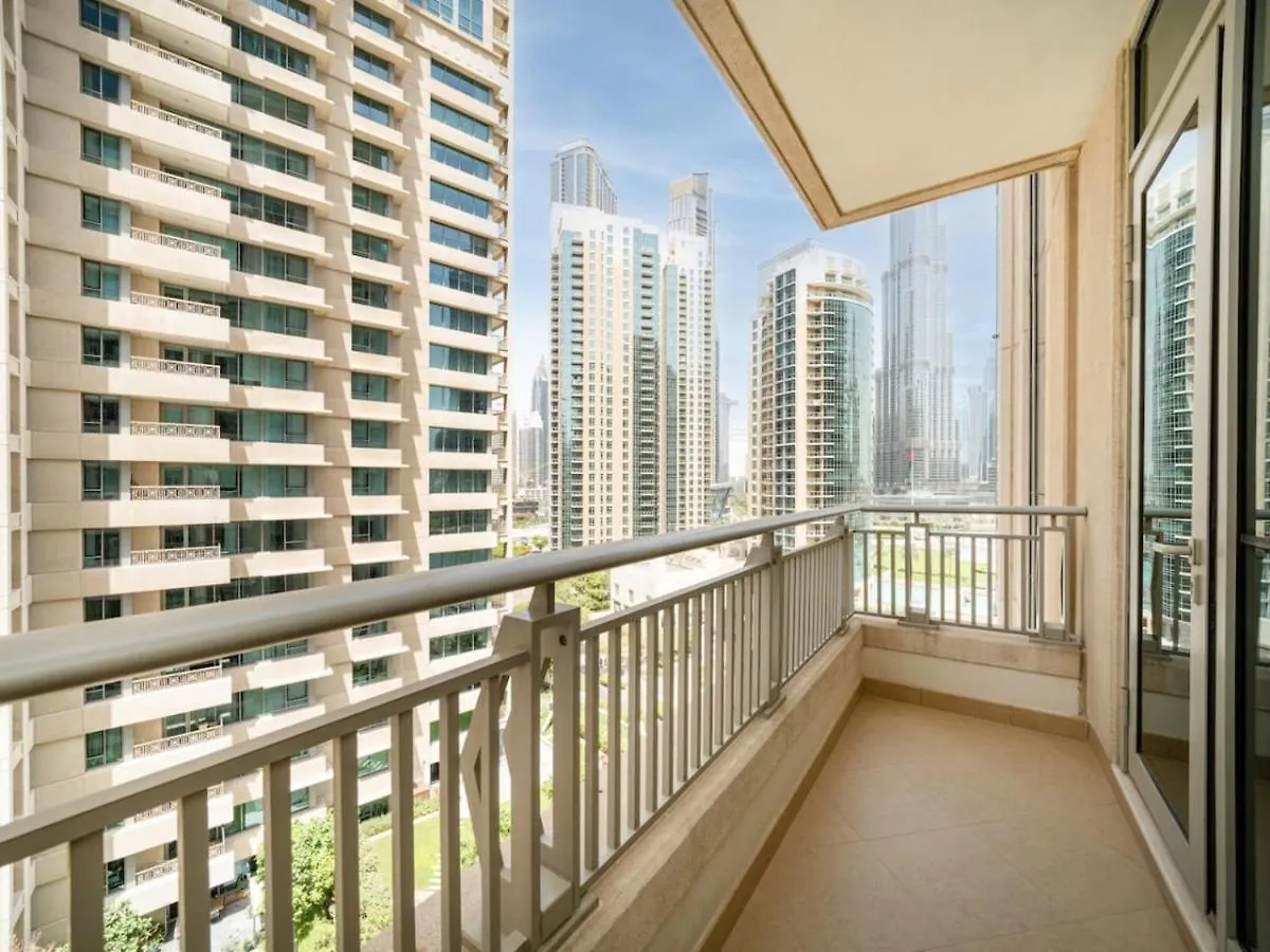 דירות דובאי Downtown 1 Bed - Burj Khalifa Balcony View