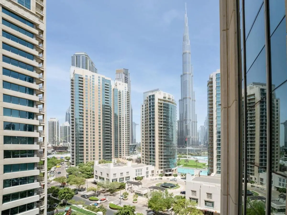 Downtown 1 Bed - Burj Khalifa Balcony View Apartment Dubai