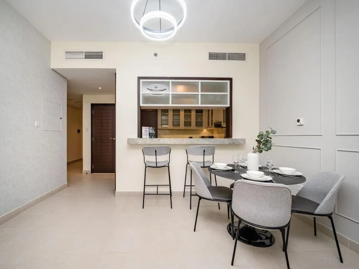 Downtown 1 Bed - Burj Khalifa Balcony View Apartment Dubai