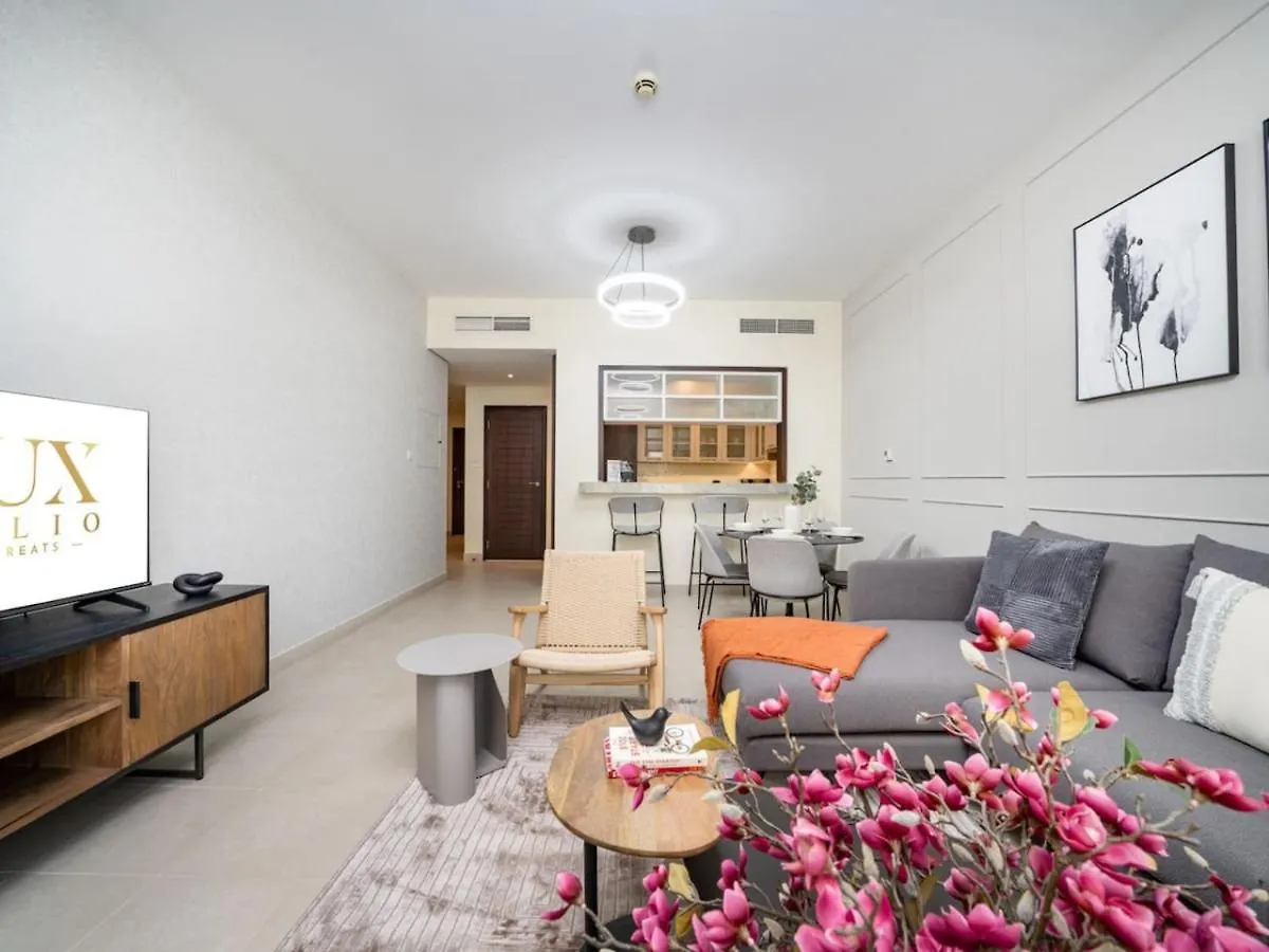 Downtown 1 Bed - Burj Khalifa Balcony View Apartment Dubai