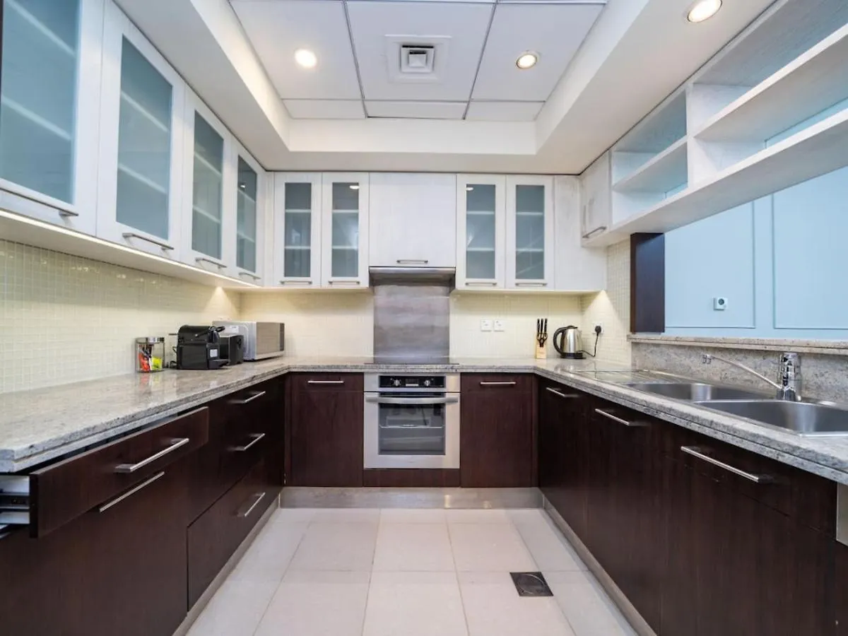 Downtown 1 Bed - Burj Khalifa Balcony View Apartment Dubai